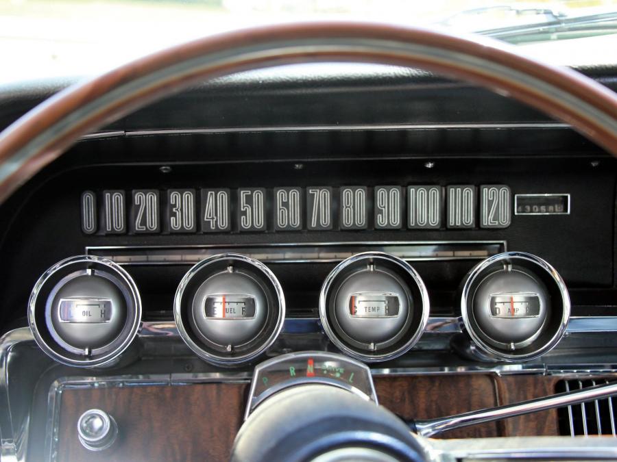  Ford Thunderbird Town Landau Coupe 1966 года  (фото 16 из 21)